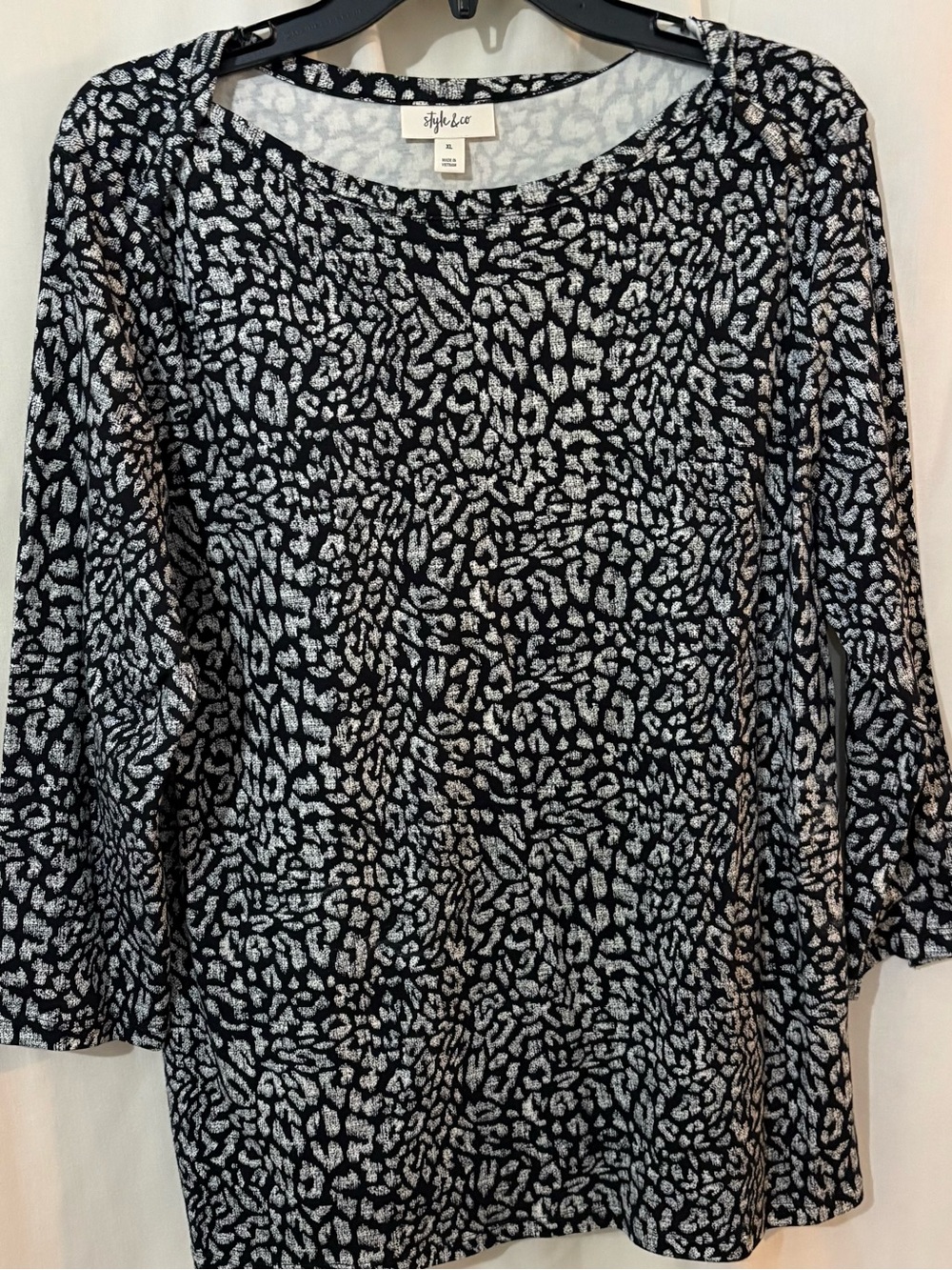 Style & Co. Black & White Animal Print Long Sleeve Top